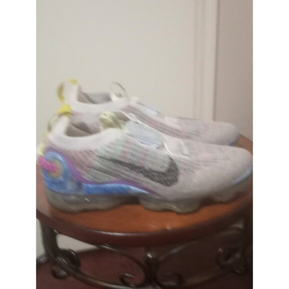 Nike Air Vapormax 2020 Flyknit Multi Color Pure Platinum Shoes Sz 7Y / Women 8.5 - Picture 1 of 15
